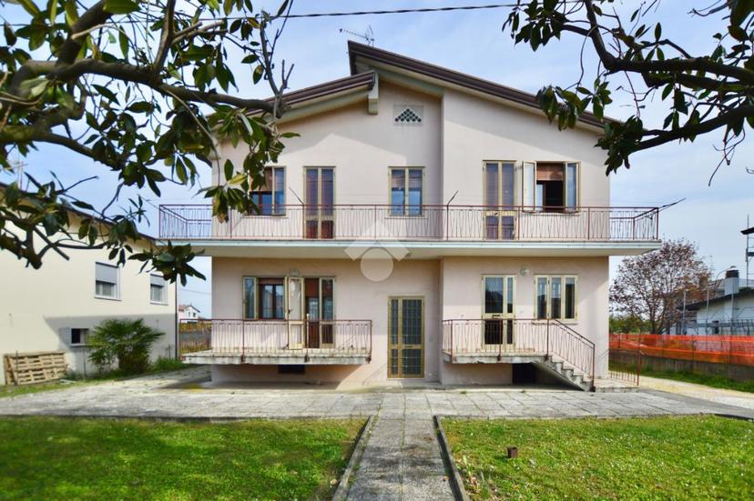Villa in Via Giannino Ancillotto, Eraclea — foto 3 di 5