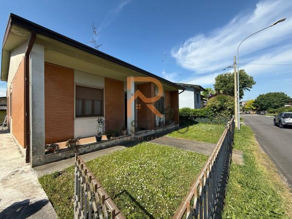 Villa, Suzzara
