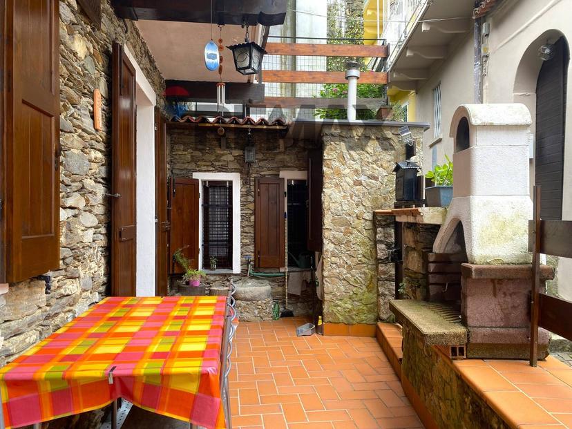 Casa indipendente in Via Cav. Giovanni Rossi, Stresa — foto 2 di 5