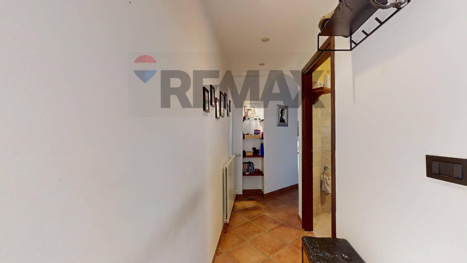 Casa indipendente in Salita Sant'Antonino 60, Genova