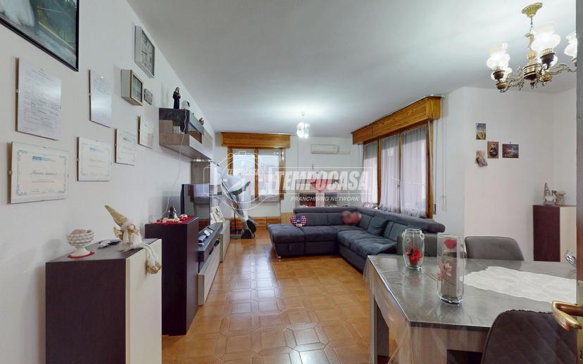 Quadrilocale in Via Giacomo Leopardi 1, Bagnolo in Piano — foto 4 di 5