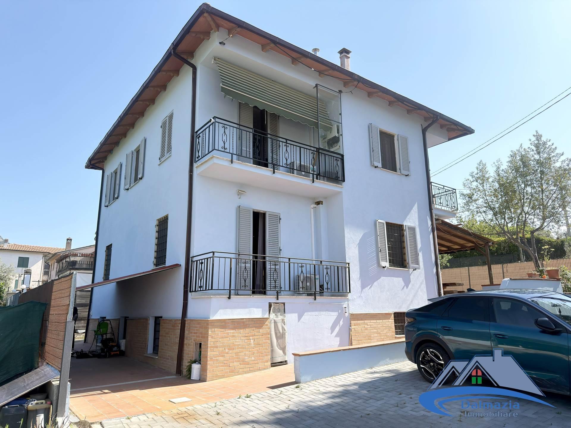 Casa indipendente in Strada Santa Giusta, Terni