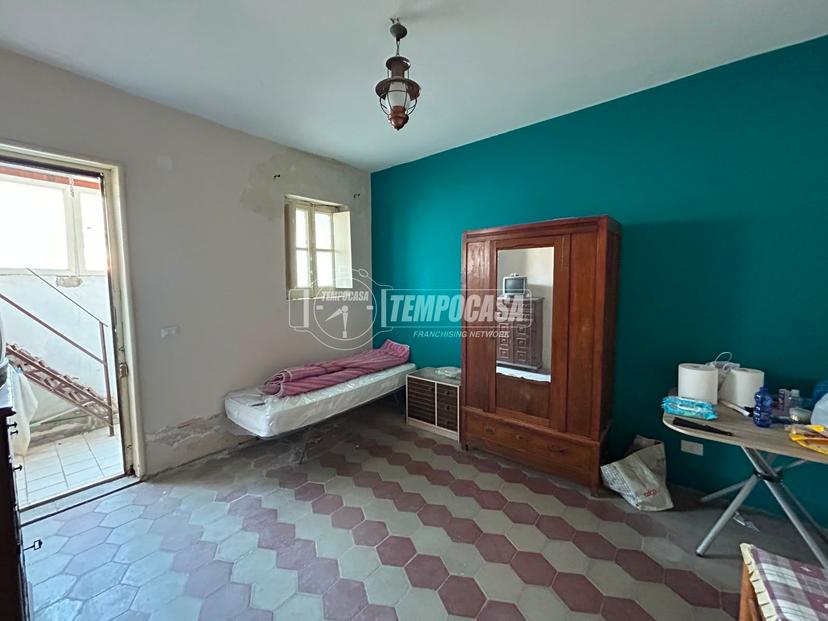 Monolocale, Messina