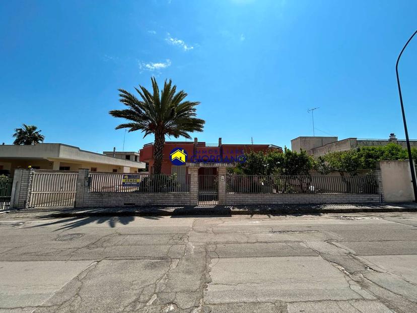 Villa unifamiliare in Via Copernico 111-113, Squinzano — foto 4 di 5