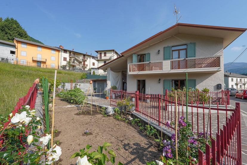 Villa a schiera in Leopardi 20, Sant'Omobono Terme — foto 4 di 5