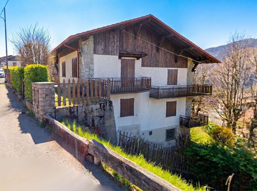 Villa unifamiliare, Selvino