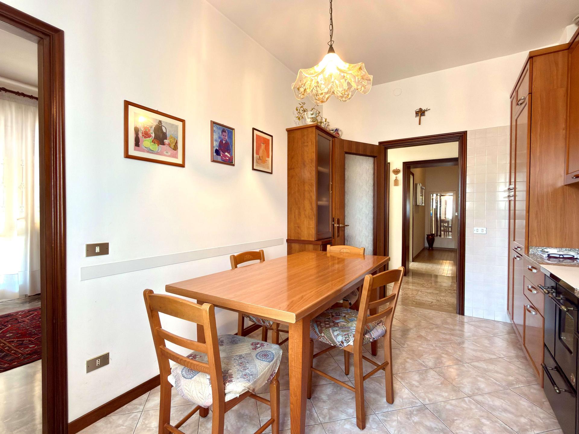 Appartamento in Via Caronelli, Colle Umberto