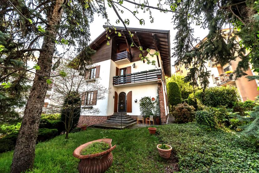 Villa unifamiliare in Via Asiago  57, Cantù — foto 2 di 5