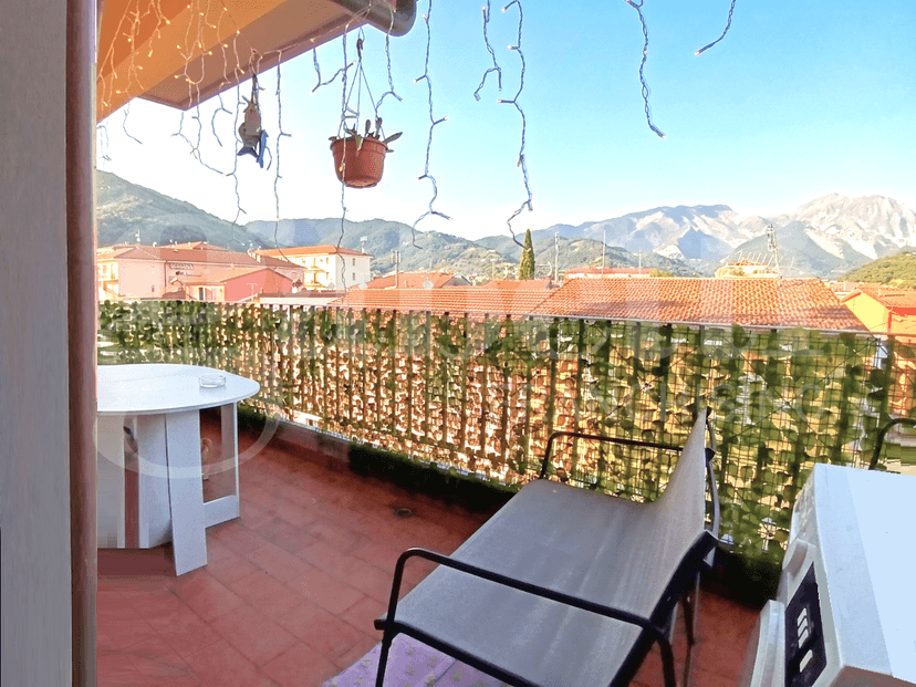 Quadrilocale, Carrara