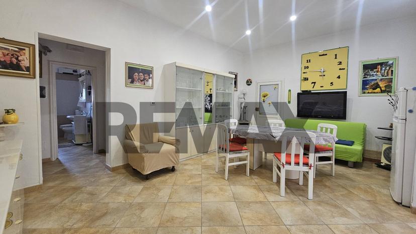 Casa indipendente in Largo Poerio 8, Castelnuovo della Daunia — foto 2 di 5