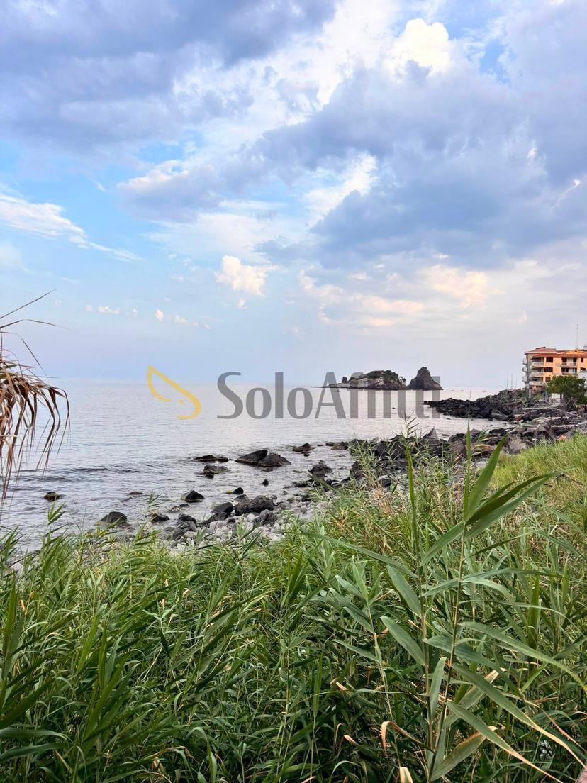 Quadrilocale, Aci Castello