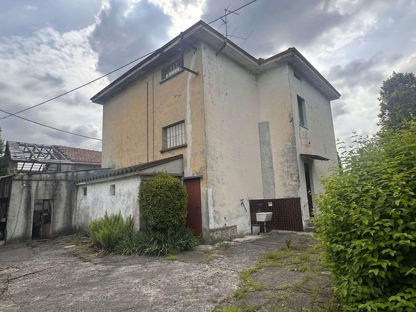 Casa indipendente in Via Provinciale 20 , Anzano del Parco