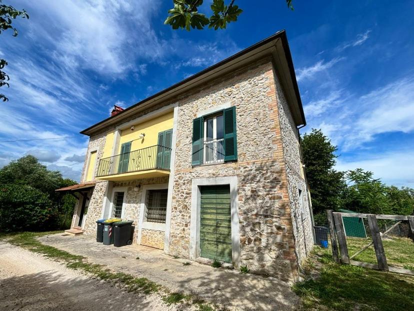Casa indipendente in Vocabolo Collazzo, Calvi dell'Umbria — foto 3 di 5