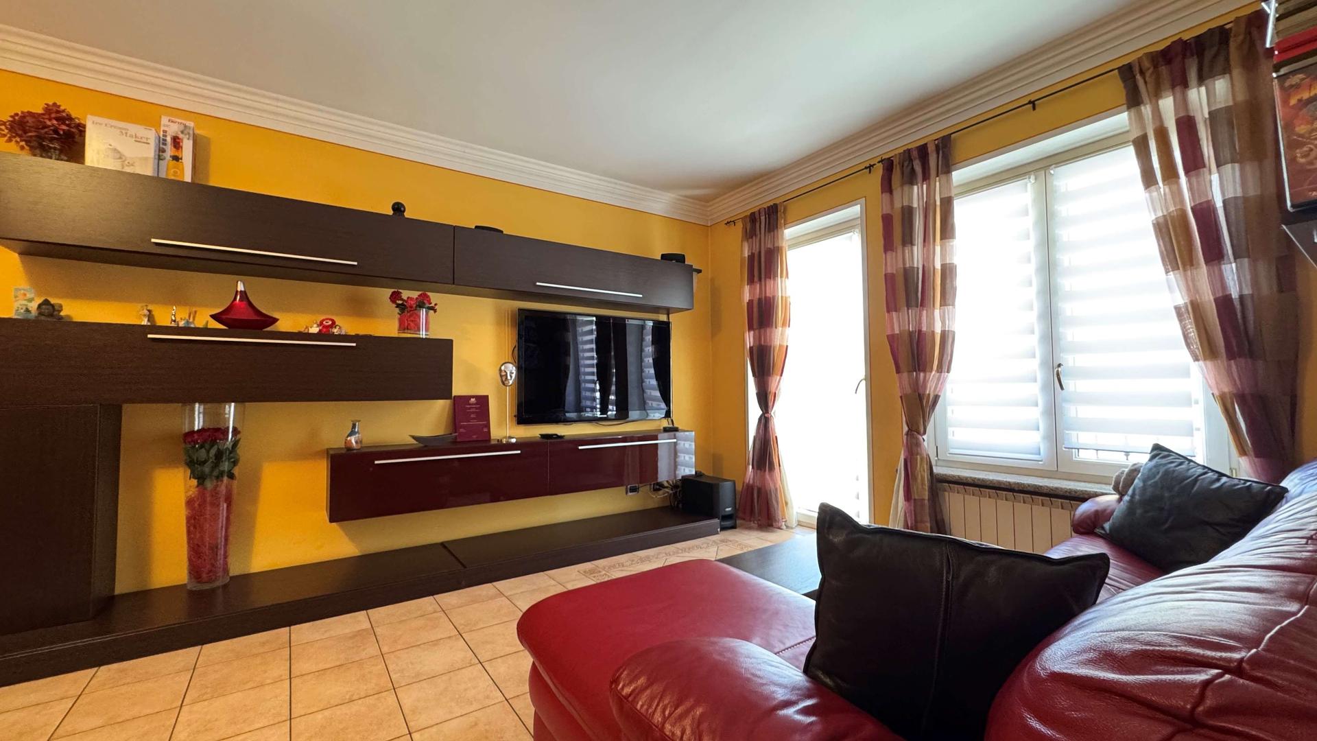Casa indipendente in Piazza Matteotti 4, Beura-Cardezza
