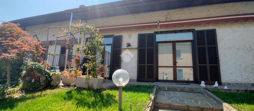 Villa a schiera in Via Manzoni 21, Lonate Pozzolo — foto 4 di 5