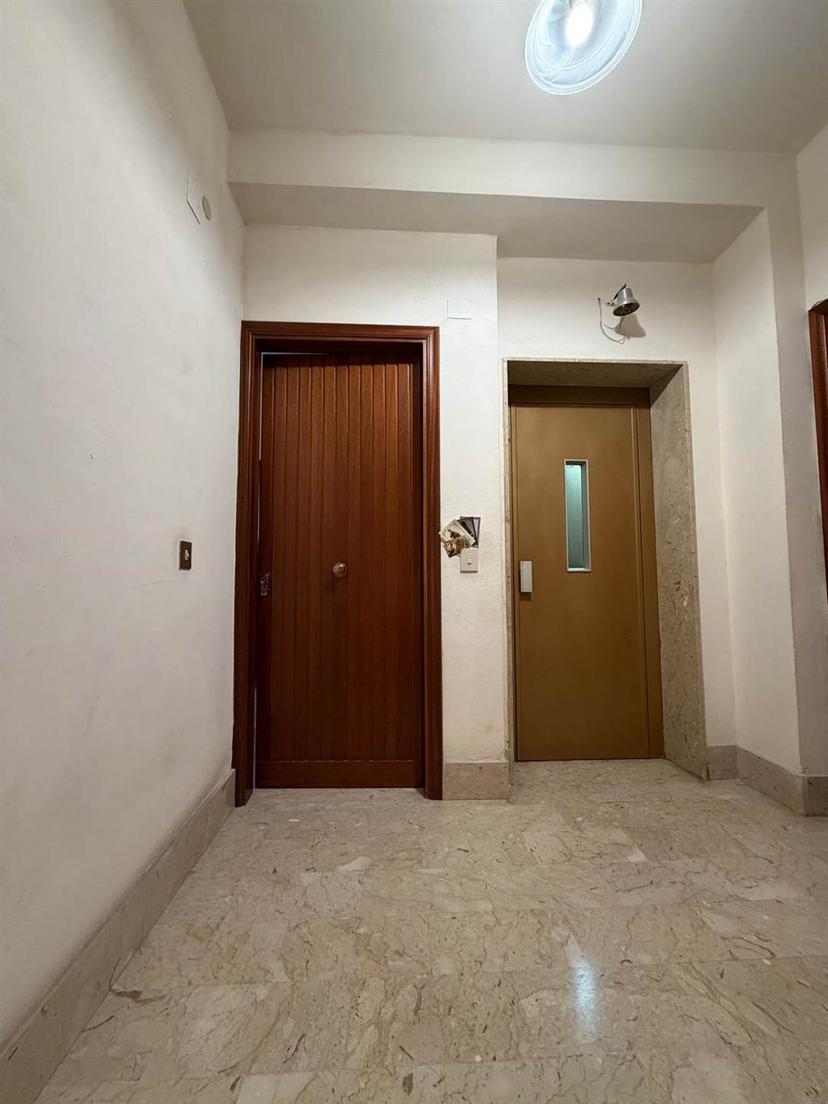 Bilocale, Palazzo Adriano — foto 4 di 5