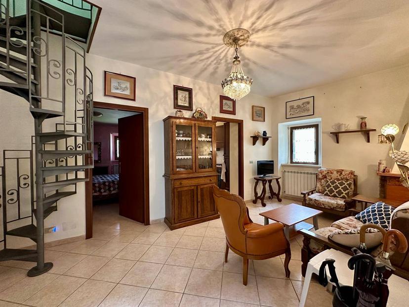 Casa indipendente in Via Vallone Snc, Capestrano