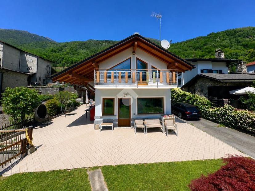 Villa in Via Grigioni 94, Castione Andevenno — foto 3 di 5
