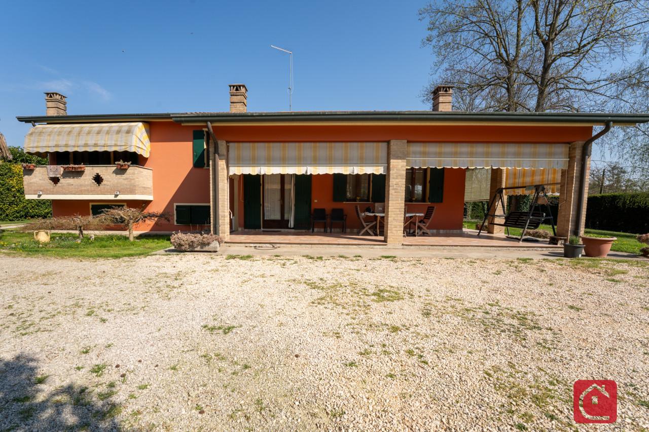 Villa, Legnaro
