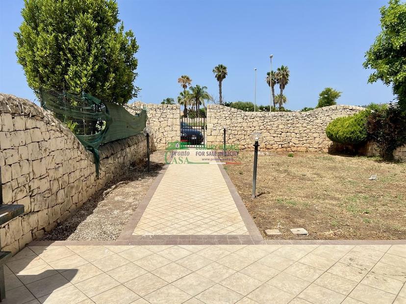 Terratetto plurifamiliare in Piazza Dottore Giovanni Attilio Emmolo, Ragusa — foto 3 di 5
