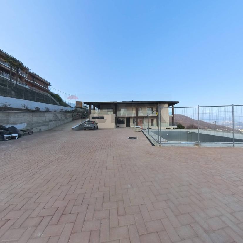 Trilocale in Via Ponte Tresa 28, Cadegliano-Viconago — foto 4 di 5