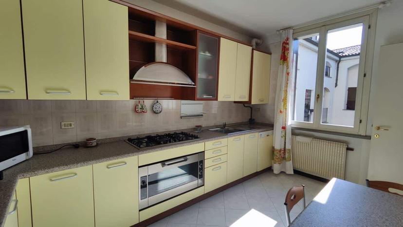 Trilocale in Via X Giugno 87, Piacenza