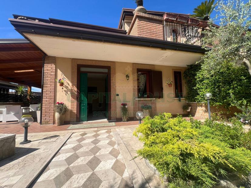 Villa a schiera in Via Conserva Carlecchie 12, Pratola Serra — foto 4 di 5