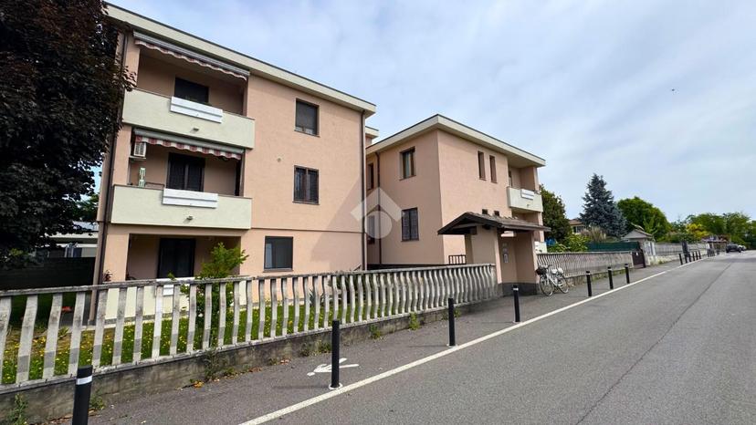 Trilocale in Via Enrico Fermi 3, Cambiago — foto 3 di 5