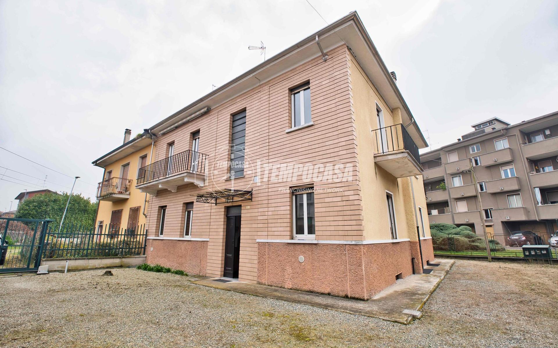 Casa indipendente in Strada Privata Ferrara E Monferrini, Novara