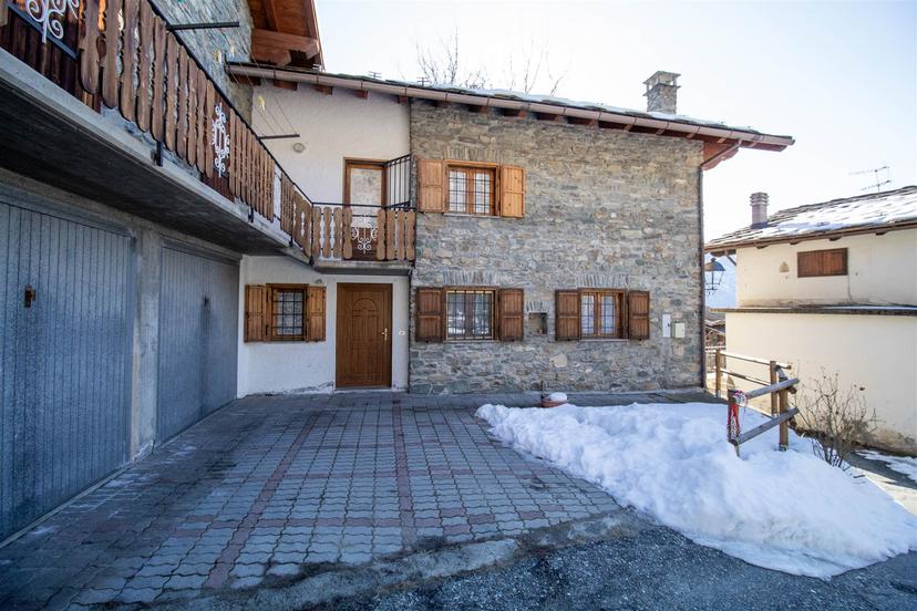 Casa indipendente in Località Menfrey, Verrayes
