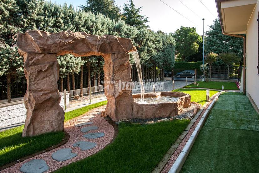 Villa a schiera in Via Carlo Cattaneo, Brugherio — foto 3 di 5