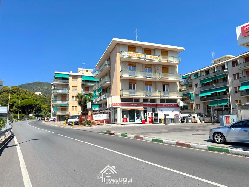 Bilocale in Viale Riviera 22, Pietra Ligure