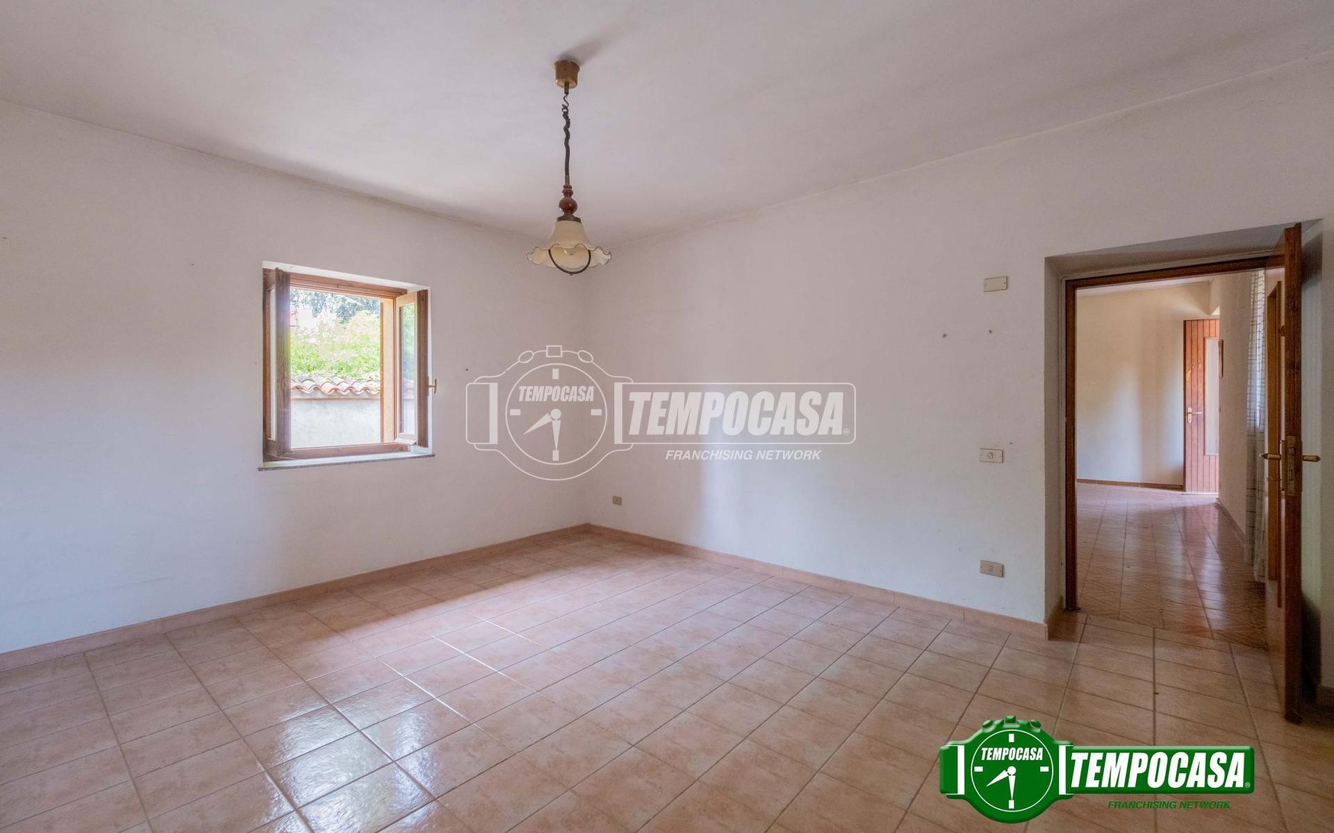 Casa indipendente in Piazza Crocifisso, Inveruno