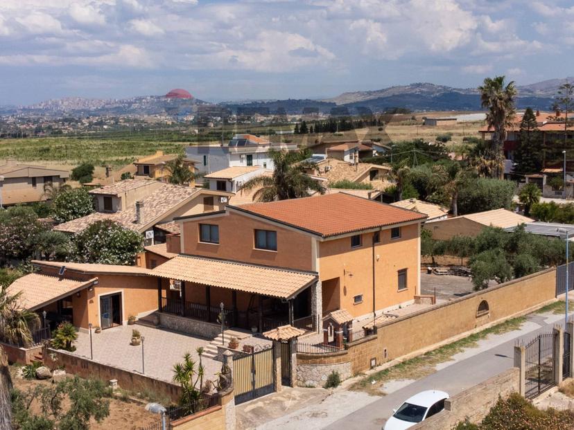 Casa indipendente in Zingarello 6/a, Agrigento — foto 2 di 5