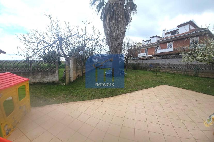 Villa a schiera in Via dell' Orione, Pomezia — foto 5 di 5