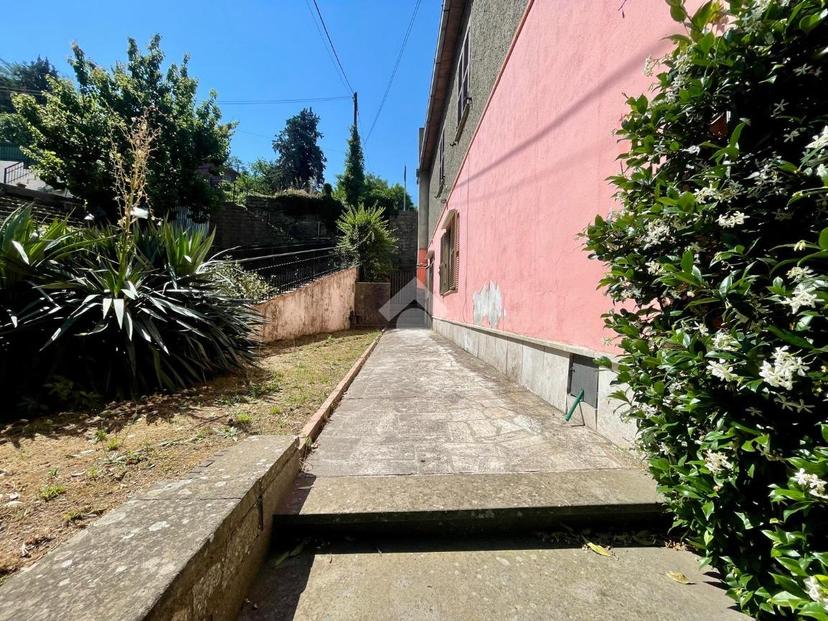 Villa a schiera in Via dell'Eschio 50, Valentano