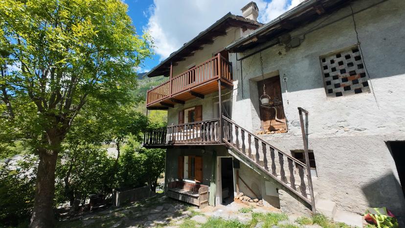 Porzione di casa, Oyace