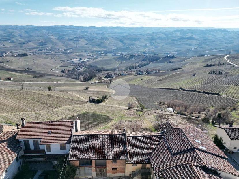 Casa indipendente in Via Vassalli 17, La Morra — foto 2 di 5