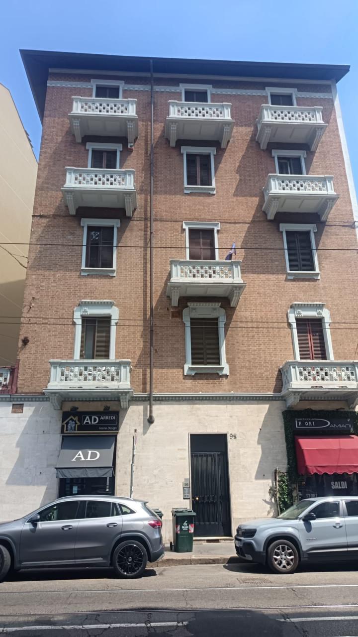Bilocale in Via Monginevro 98, Torino