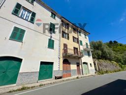 Casa indipendente, Castiglione Chiavarese