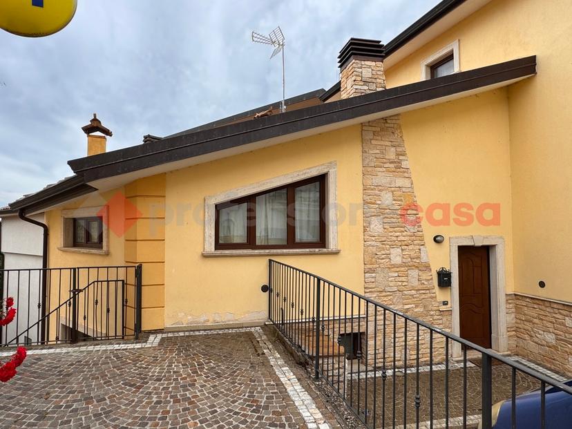 Casa indipendente in Via Vicolo Torto Snc, Castel di Sangro
