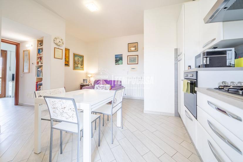 Trilocale in Via Benedetto Croce 6, Ladispoli