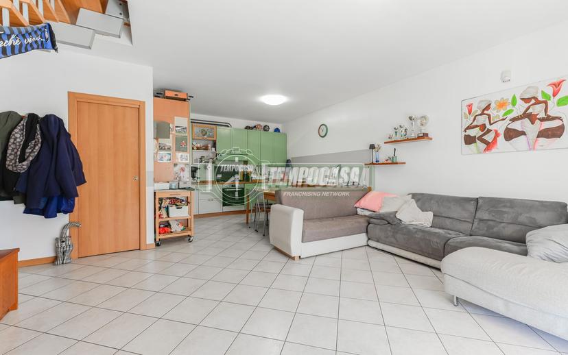 Trilocale in Via Edison, Stezzano