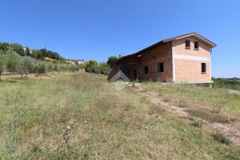Casa indipendente in Contrada Castrogno, Teramo — foto 5 di 5