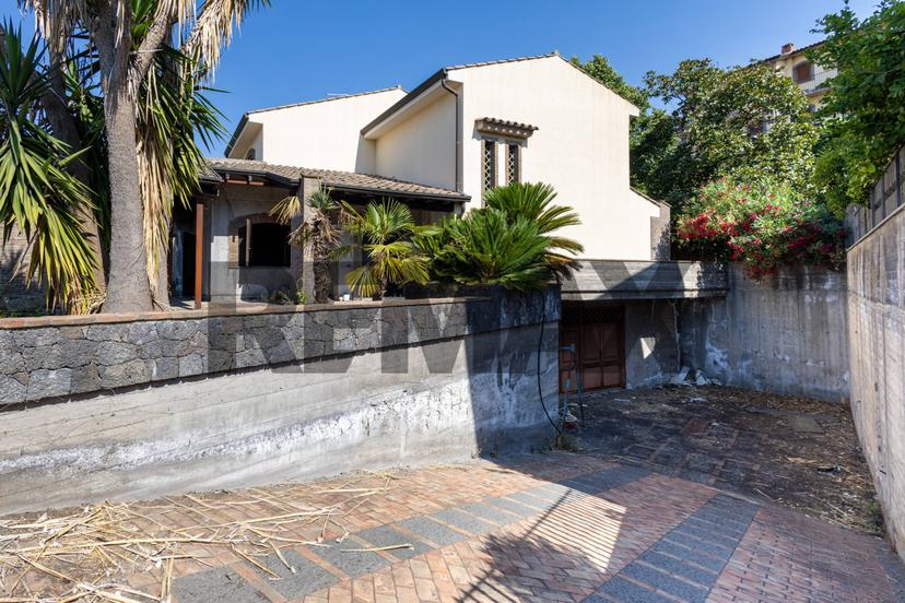 Villa in Via della Costituzione 14, Trecastagni