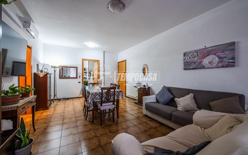 Trilocale in Via Don Luigi Sturzo 4, Casalgrande — foto 3 di 5