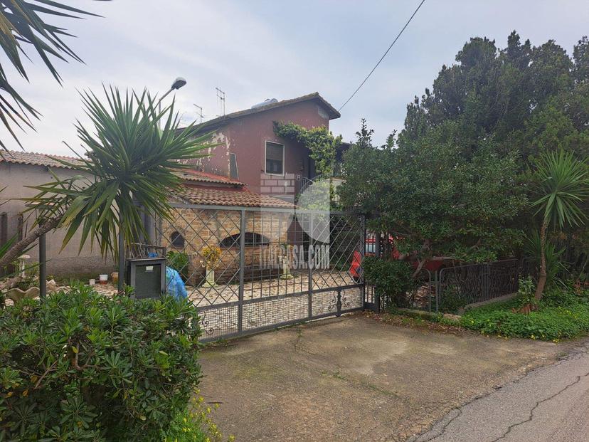 Villa quadrifamiliare in Via dei Gelsomini, Crotone — foto 4 di 5