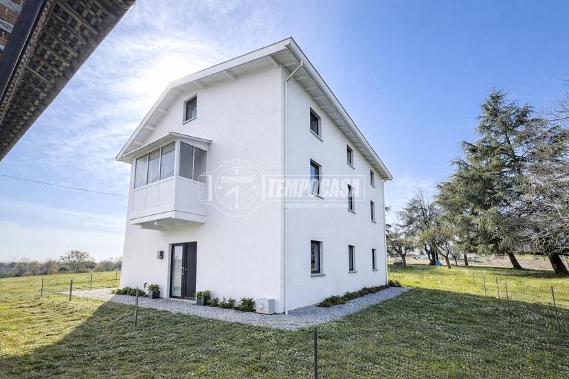 Casa indipendente in Via San Felice, Reggio nell'Emilia — foto 2 di 5