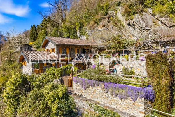 Villa in Località Orascio 14, Maccagno con Pino e Veddasca — foto 2 di 5