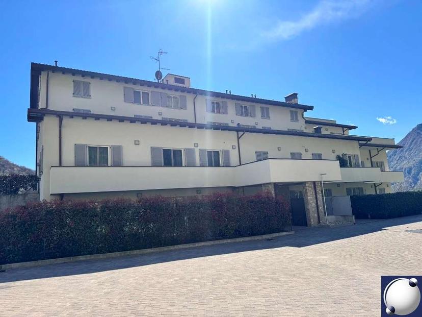 Bilocale in Via Alcide De Gasperi, Canzo — foto 4 di 5
